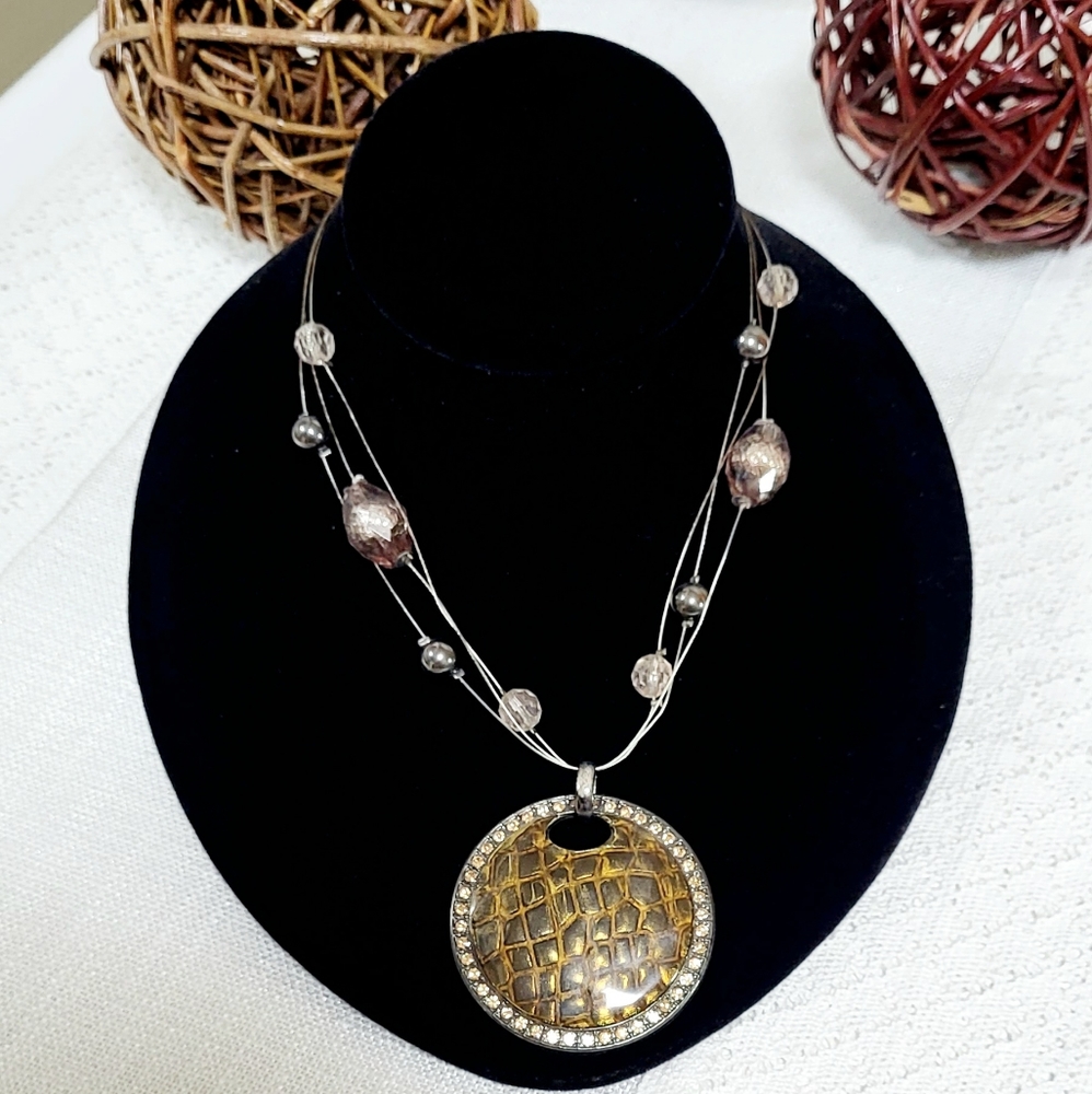 🖤 Black Velvet Necklace Bust